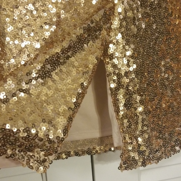 🍃🌺BUYONEGETONE $5 NWT Sequins Gol Skirt🌺🍃 - Picture 4 of 8